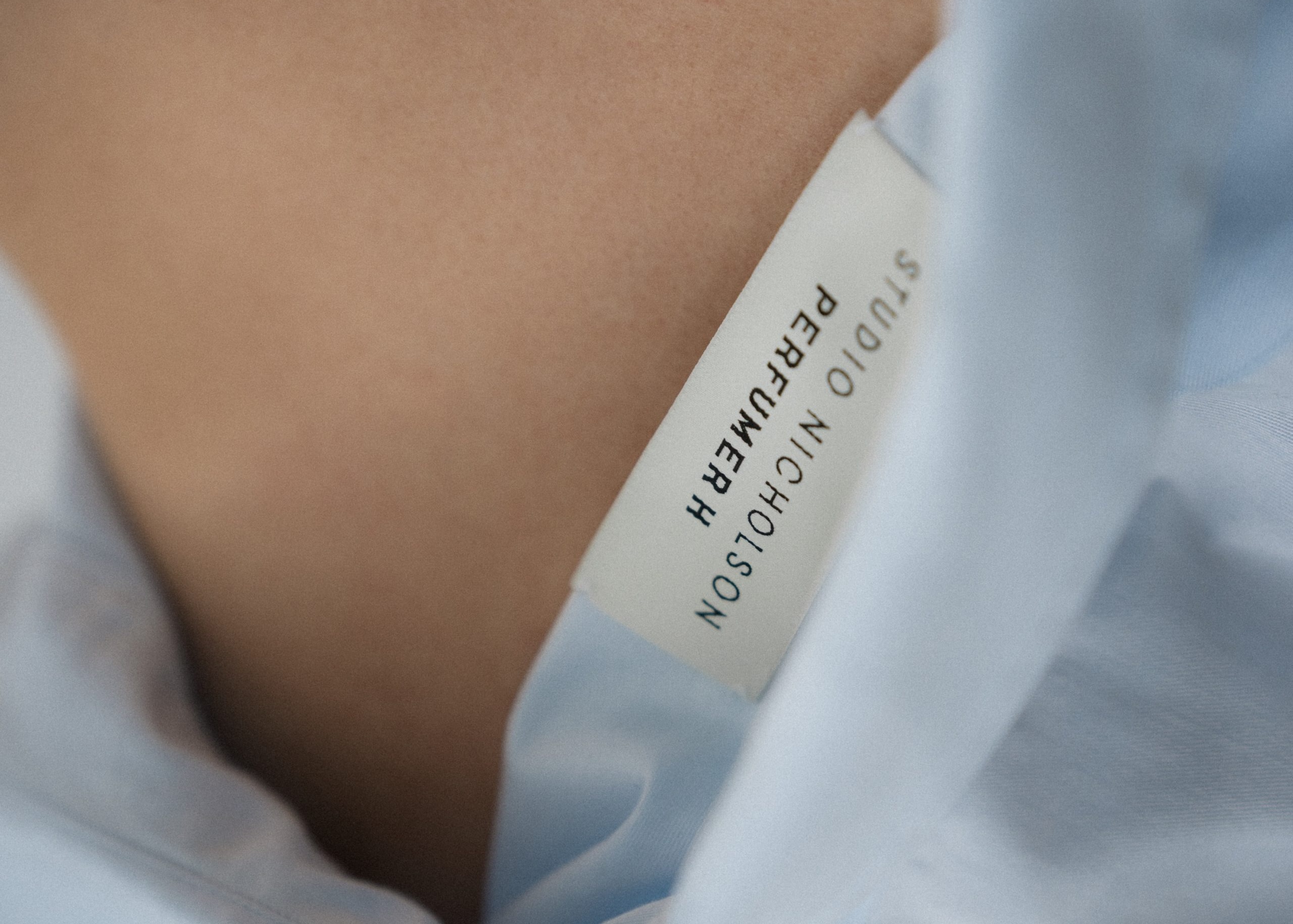 Perfumer H 與英國獨立服裝品牌 Studio Nicholson「SOAP」系列：潔淨是最難偽裝的氣味