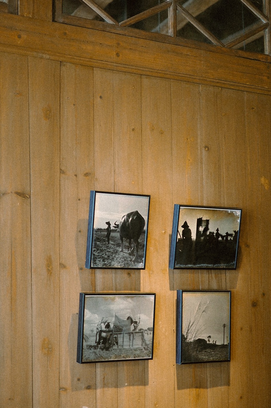 作為當時第一間由臺灣人引進日洋進口商品的百貨空間，一樓為零售部門、二樓為批發部，三樓則是楊家人自己的生活空間