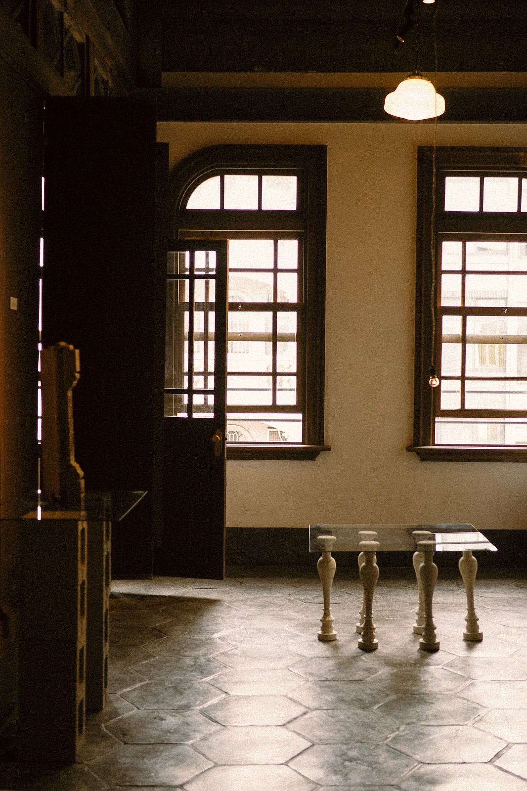 五福商店身為當時甚具規模的百貨商店，除了有時代的指標性意義，其三層樓街屋、閔洋折衷的建築風格也承載了無盡的文化價值