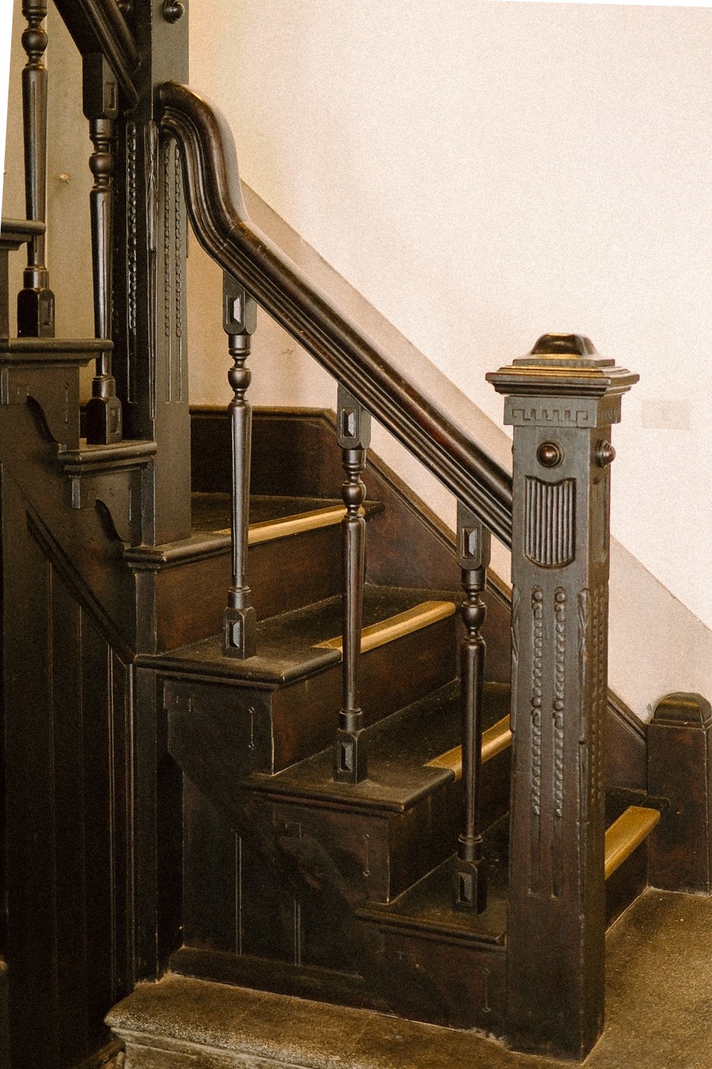 在近年與文化部與台南市政府的合作修復後，正式重新對外開放，將五福商店在中正路的文化地標延續下來