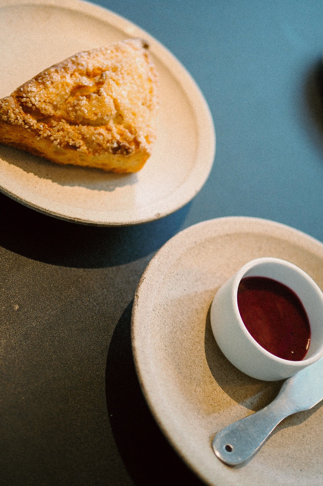 招牌司康，更貼近歐美常見的三角形方式製作